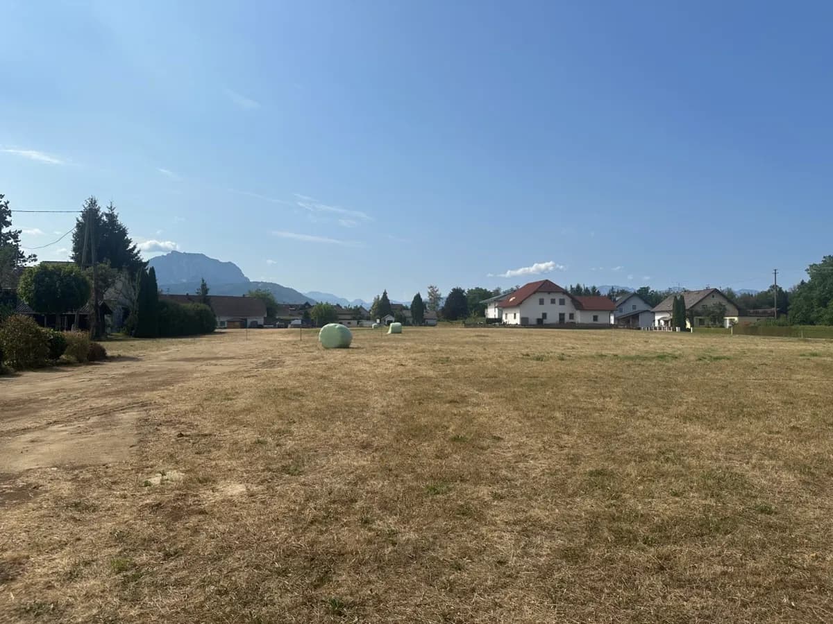 Grundstück kaufen in Gmunden – 696 m², € 199.999