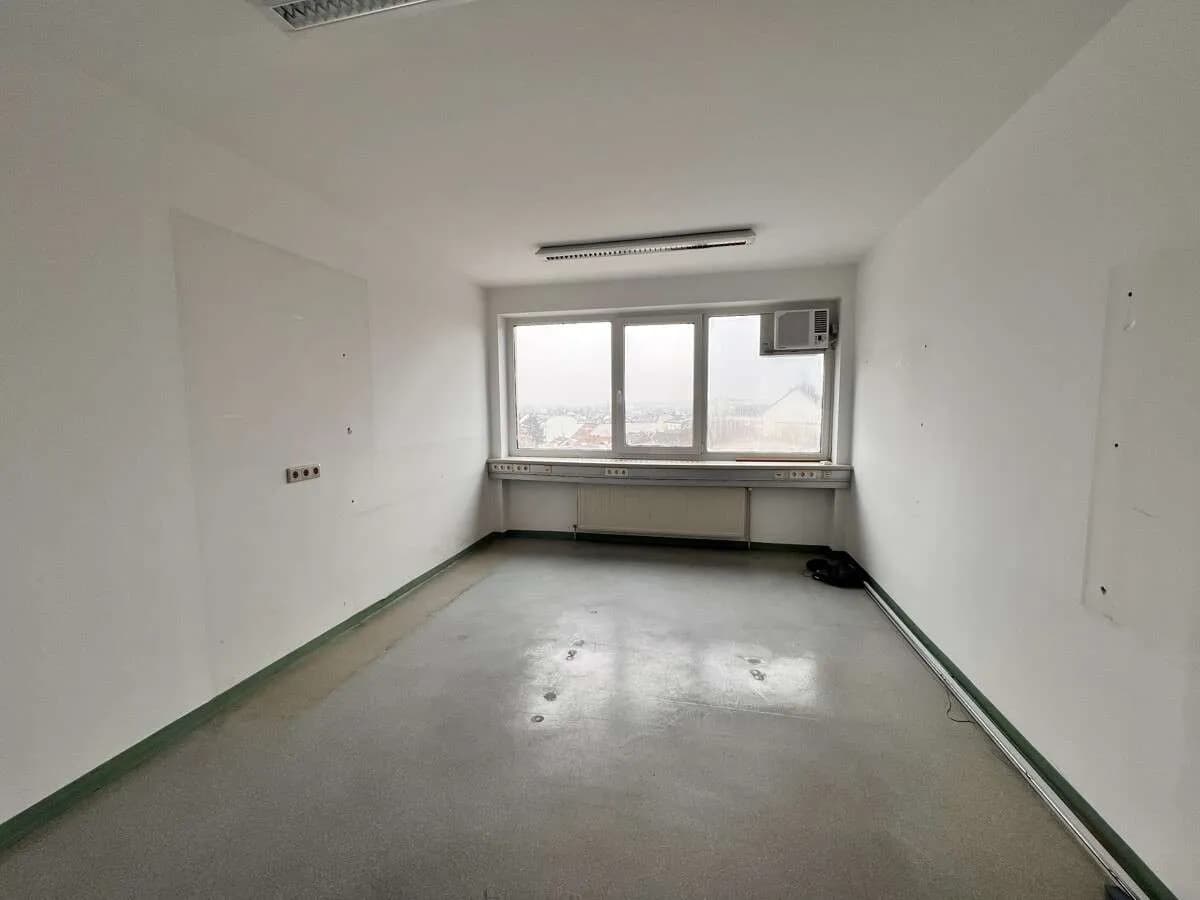 6-Zimmer-Gewerbeimmobilie mieten in Amstetten – 125 m², € 1.433 – Bild 8 von 11