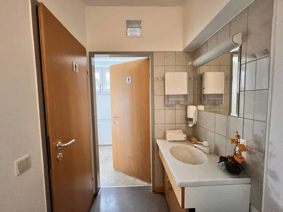 6-Zimmer-Gewerbeimmobilie mieten in Amstetten – 125 m², € 1.433 – Bild 10 von 11