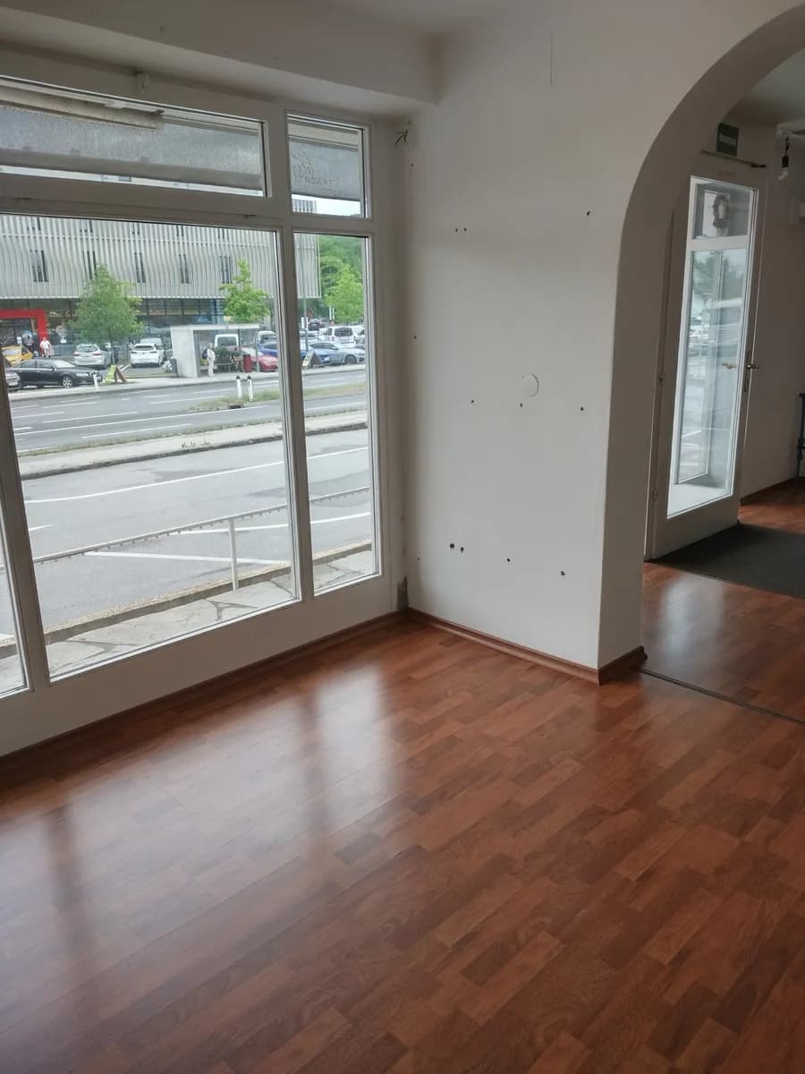 5-Zimmer-Gewerbeimmobilie mieten in Salzburg-Umgebung – 125 m², € 1.920 – Bild 10 von 14
