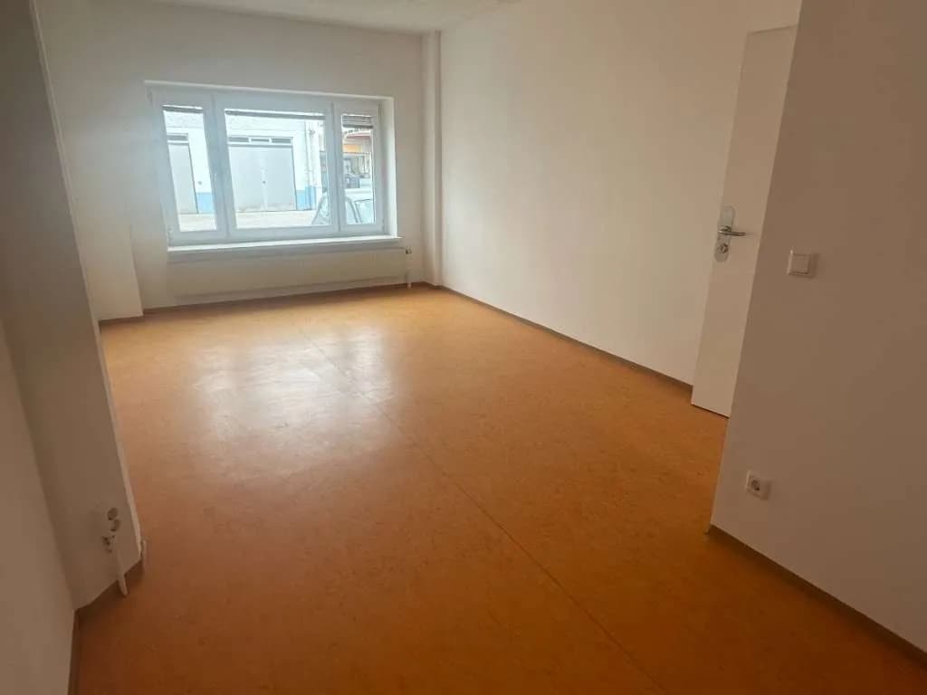 Gewerbeimmobilie mieten in Wiener Neustadt – 1 m², € 20 – Bild 11 von 18