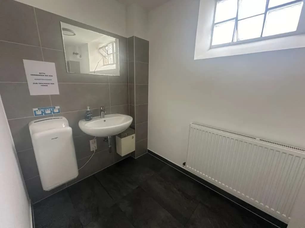 Gewerbeimmobilie mieten in Wiener Neustadt – 1 m², € 20 – Bild 15 von 18