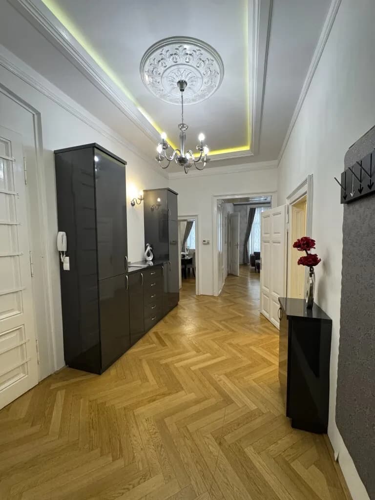 4-Zimmer-Wohnung mieten in Wien – 121 m², € 2.800 – Bild 2 von 15