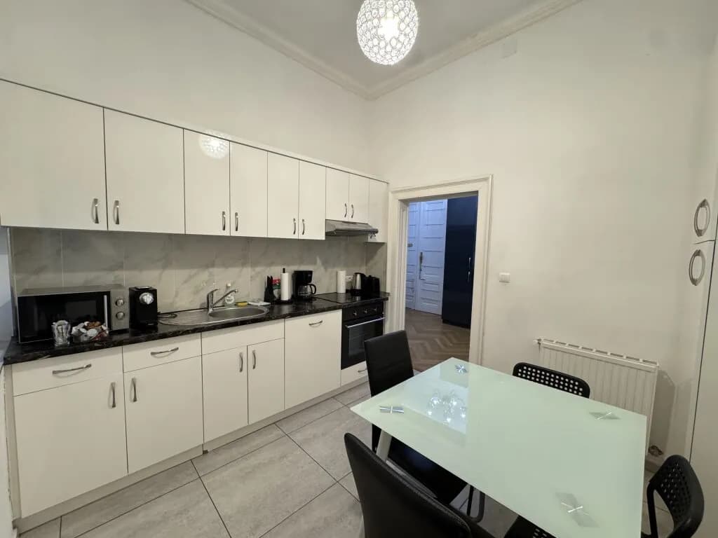 4-Zimmer-Wohnung mieten in Wien – 121 m², € 2.800 – Bild 8 von 15
