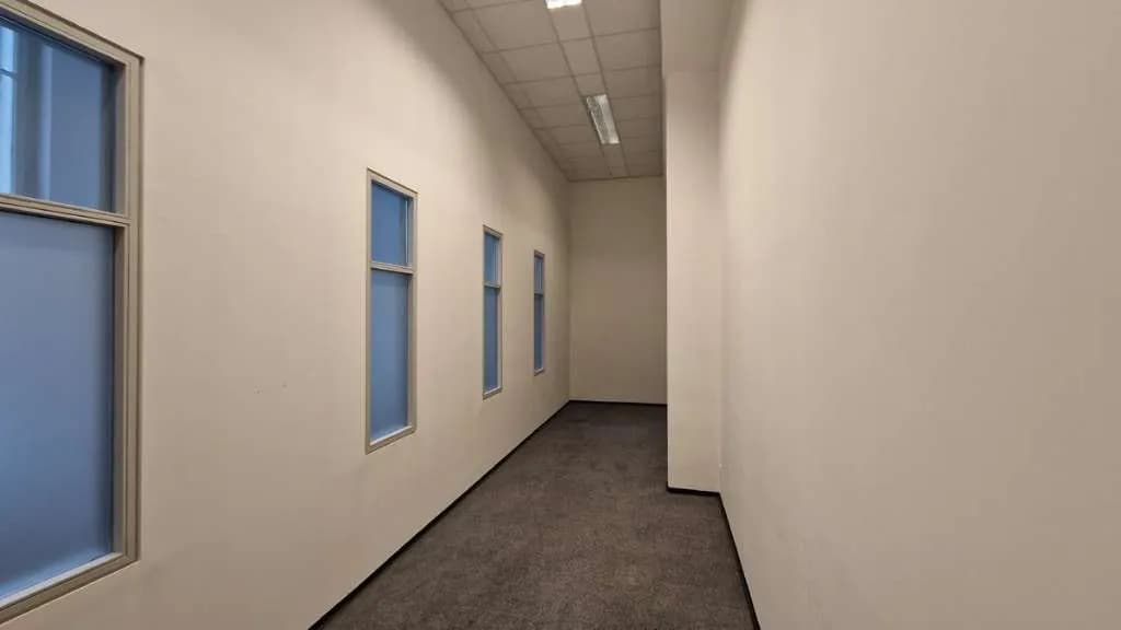 8-Zimmer-Gewerbeimmobilie mieten in Steyr – 240 m², € 1.440 – Bild 8 von 15