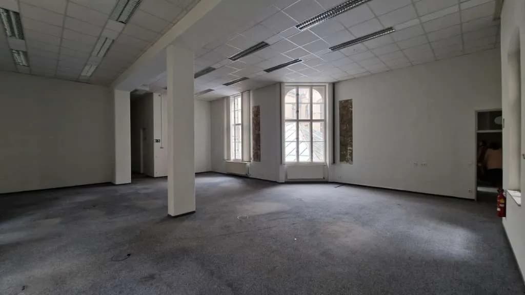 8-Zimmer-Gewerbeimmobilie mieten in Steyr – 240 m², € 1.440 – Bild 12 von 15