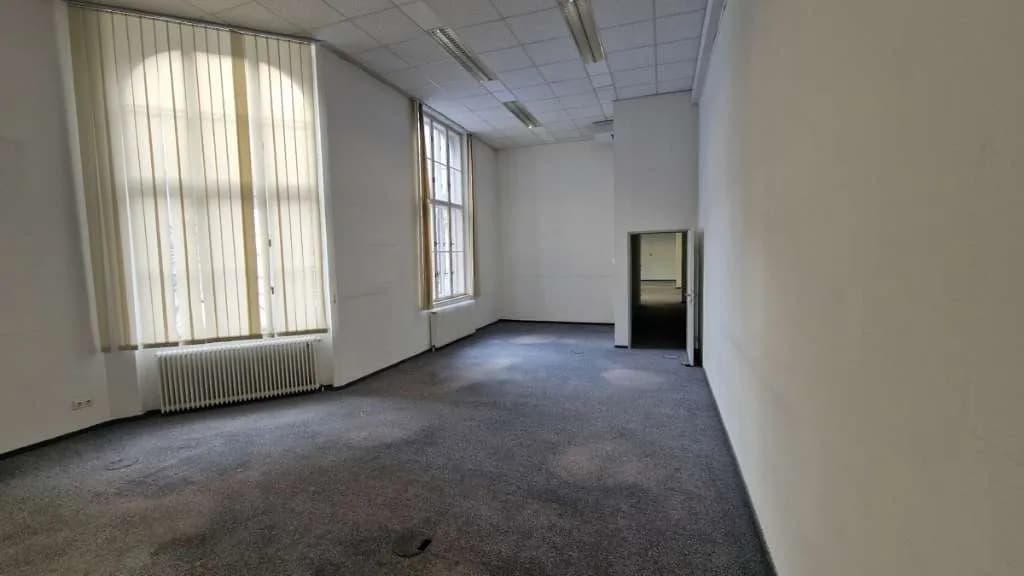 8-Zimmer-Gewerbeimmobilie mieten in Steyr – 240 m², € 1.440 – Bild 13 von 15