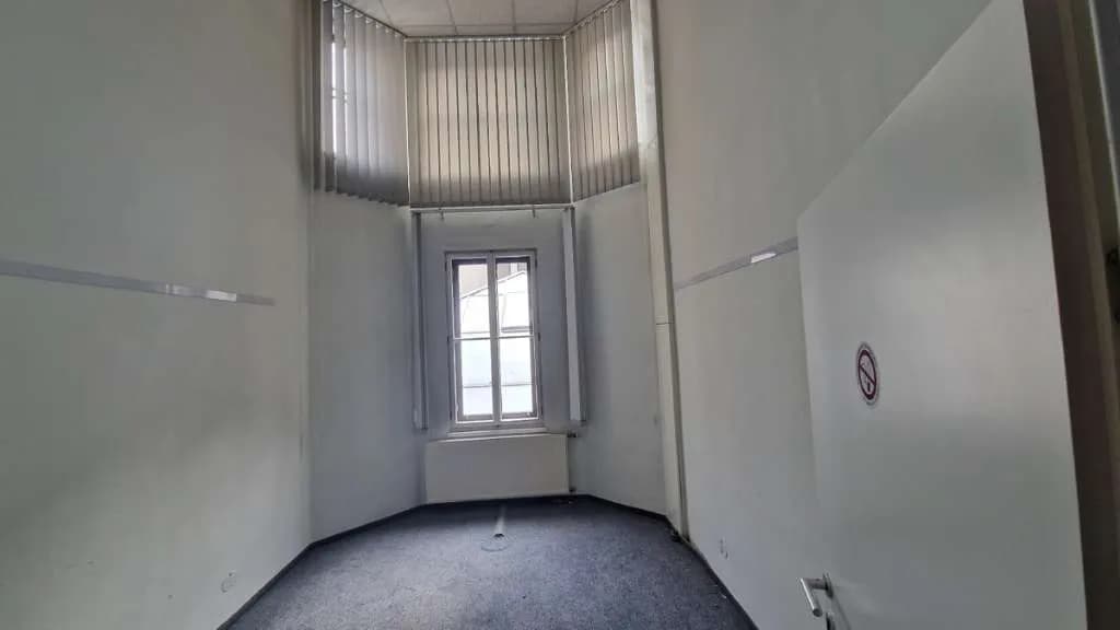 8-Zimmer-Gewerbeimmobilie mieten in Steyr – 240 m², € 1.440 – Bild 14 von 15