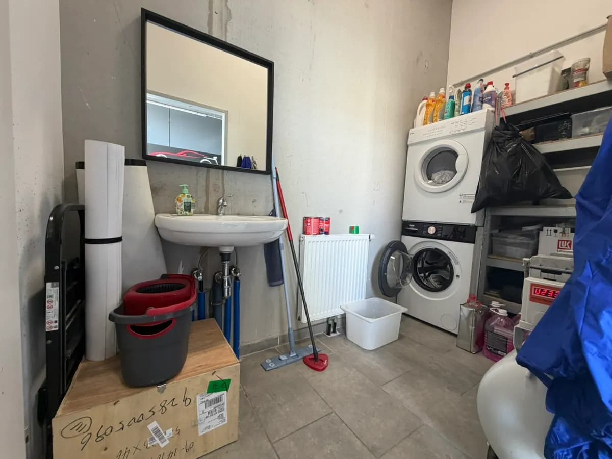 2-Zimmer-Gewerbeimmobilie mieten in Baden – 1 100 m², € 2.700 – Bild 8 von 12