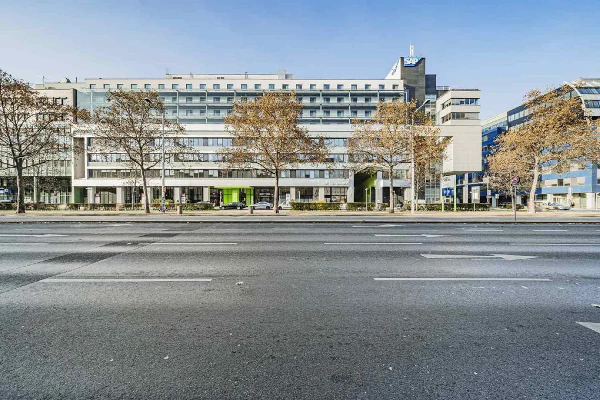 Gewerbeimmobilie mieten in Wien – 563 m², € 9.675