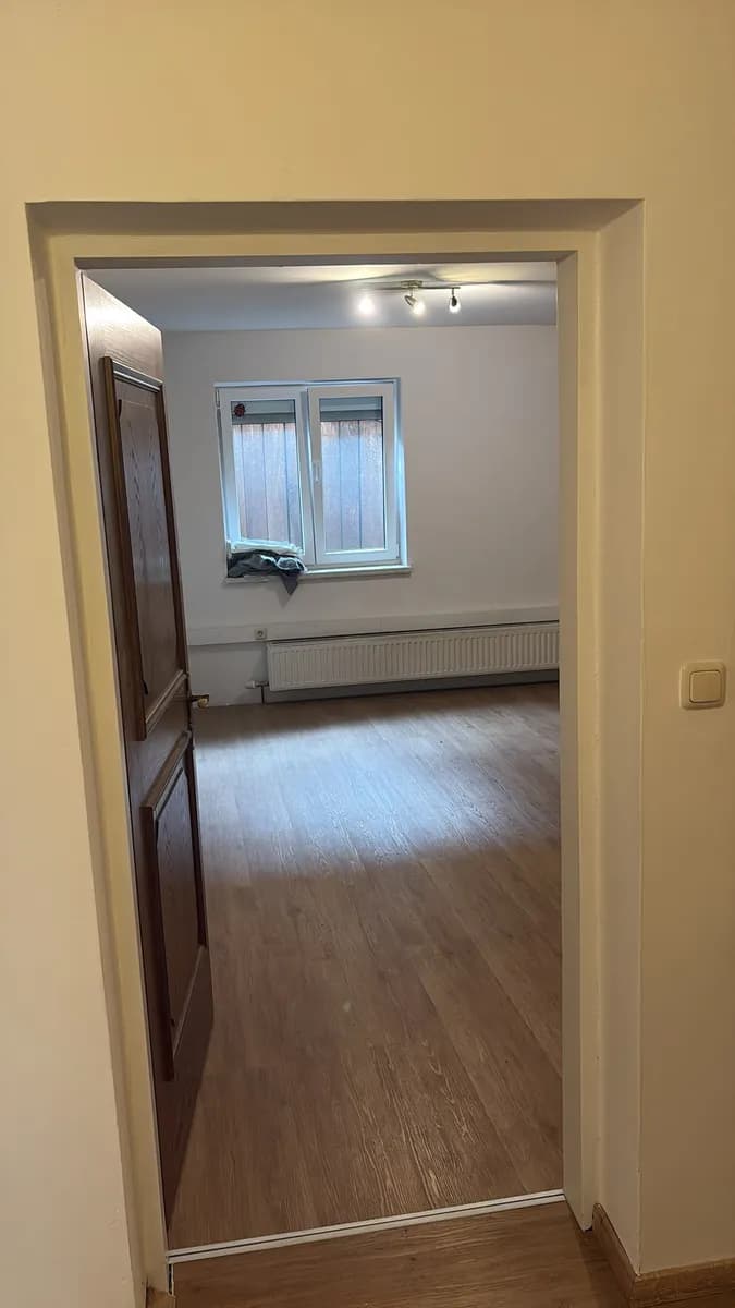 5-Zimmer-Gewerbeimmobilie mieten in Gmunden – 160 m², € 2.000 – Bild 4 von 5