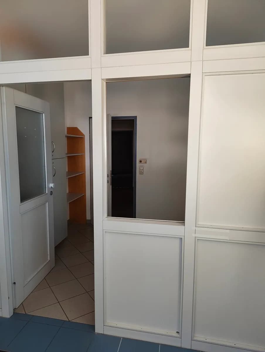 11-Zimmer-Gewerbeimmobilie mieten in Vöcklabruck – 100 m², € 9 – Bild 4 von 5