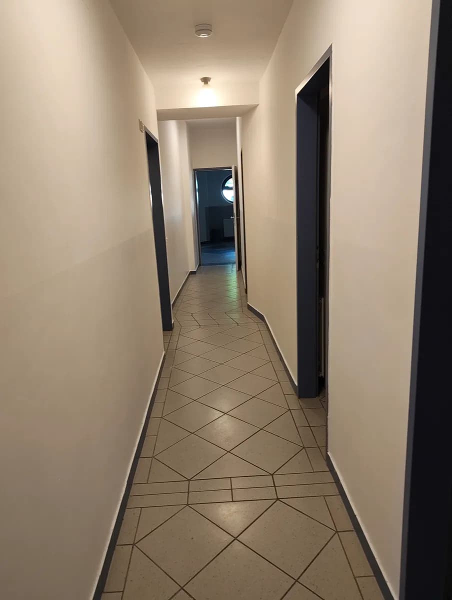 11-Zimmer-Gewerbeimmobilie mieten in Vöcklabruck – 100 m², € 9 – Bild 5 von 5