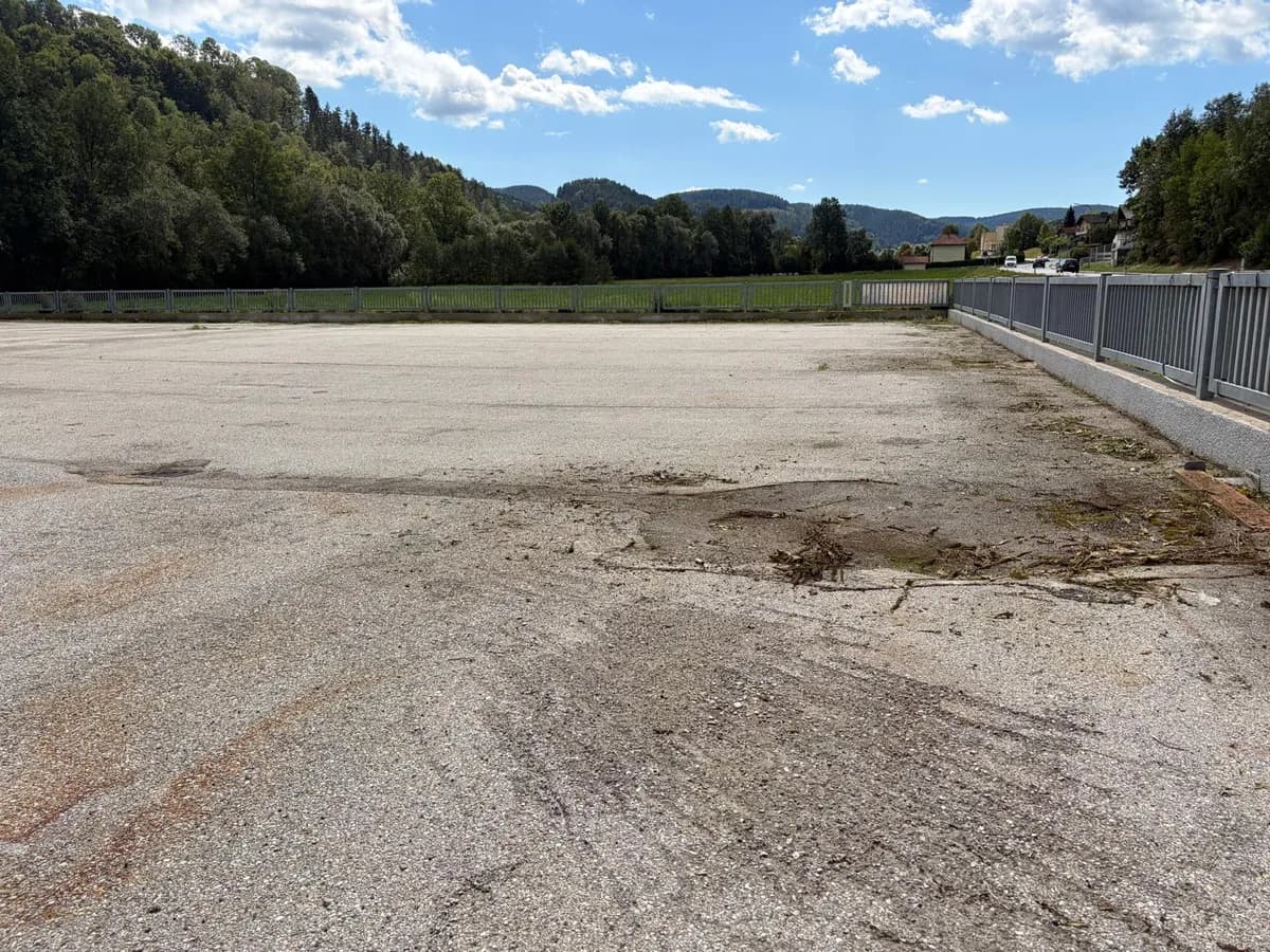 Gewerbeimmobilie mieten in Neunkirchen – 600 m², € 5 – Bild 12 von 17