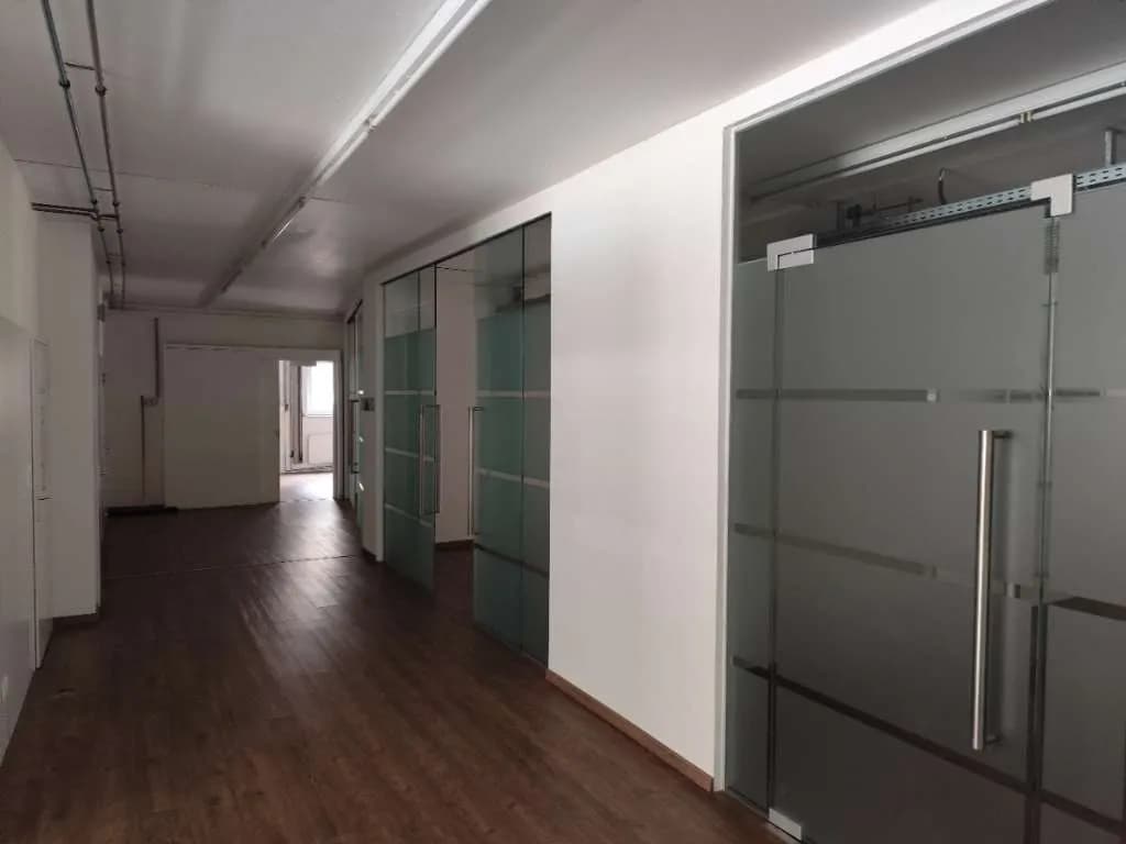 Gewerbeimmobilie mieten in Vöcklabruck – 300 m², € 7