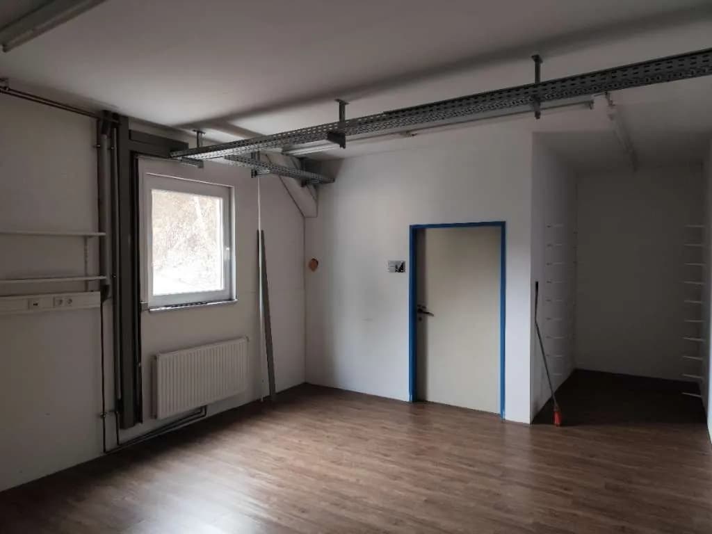 Gewerbeimmobilie mieten in Vöcklabruck – 300 m², € 7 – Bild 5 von 12