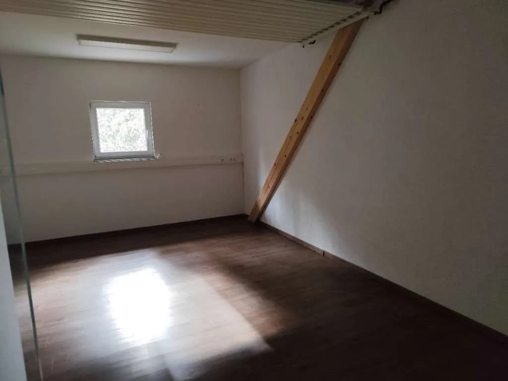 Gewerbeimmobilie mieten in Vöcklabruck – 300 m², € 7 – Bild 8 von 12