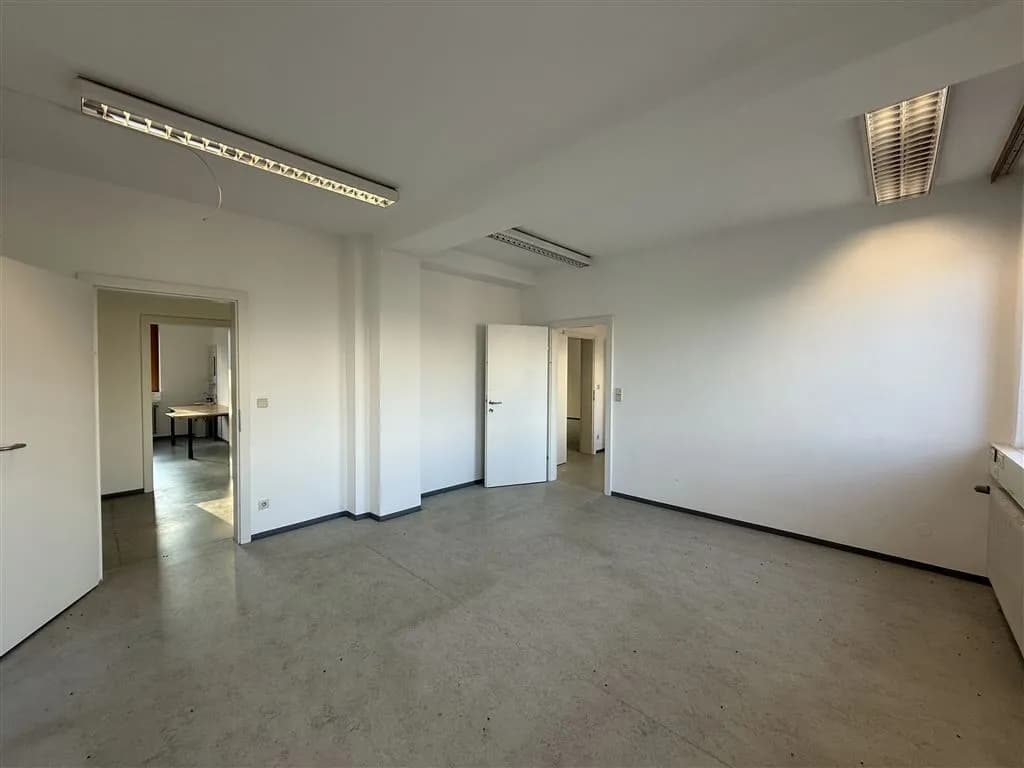 5-Zimmer-Gewerbeimmobilie mieten in Hallein – 85 m², € 1.401 – Bild 8 von 38