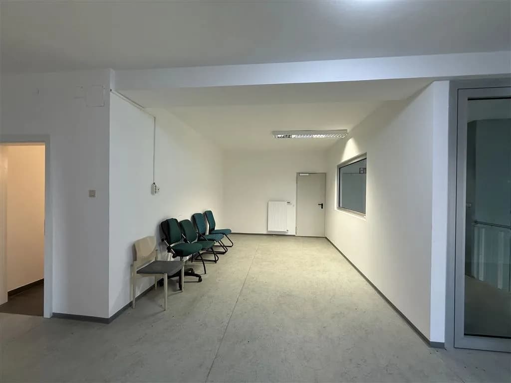 3-Zimmer-Gewerbeimmobilie mieten in Hallein – 33 m², € 544 – Bild 30 von 35