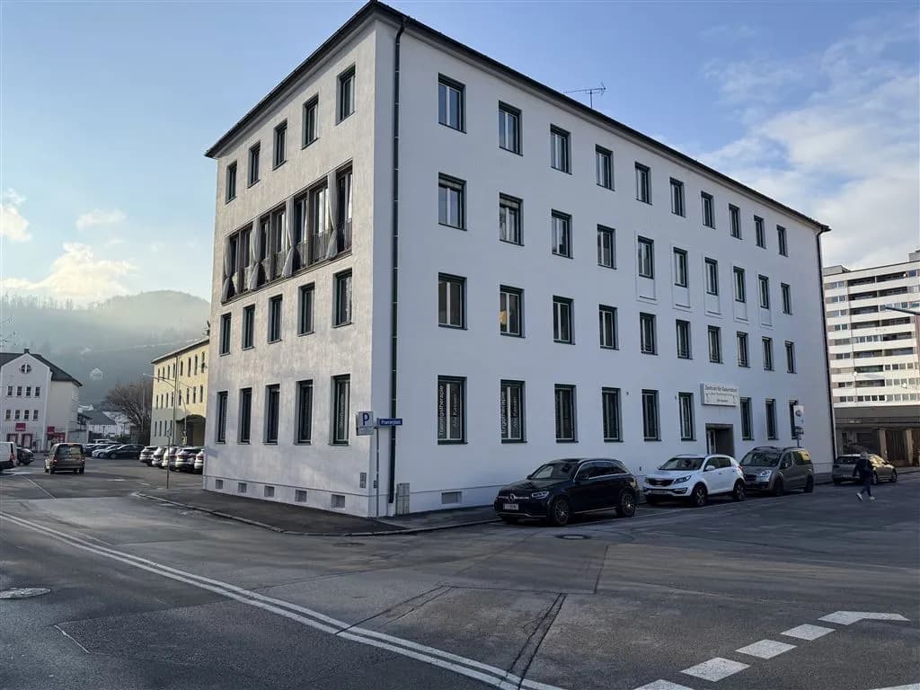 Gewerbeimmobilie mieten in Hallein – 314 m², € 3.675
