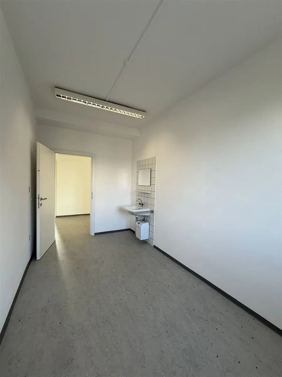 Gewerbeimmobilie mieten in Hallein – 314 m², € 3.675 – Bild 17 von 59