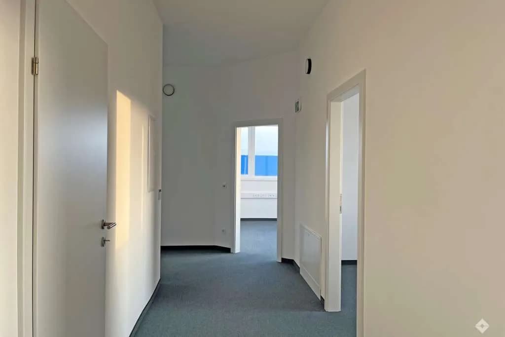 Gewerbeimmobilie mieten in Braunau am Inn – 82 m², € 989 – Bild 4 von 7