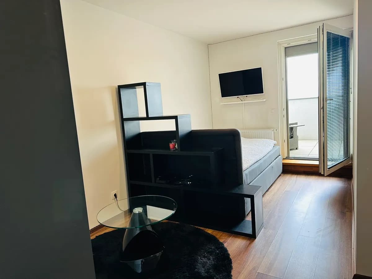 4-Zimmer-Wohnung mieten in Wien – 120 m², € 580 – Bild 1 von 12