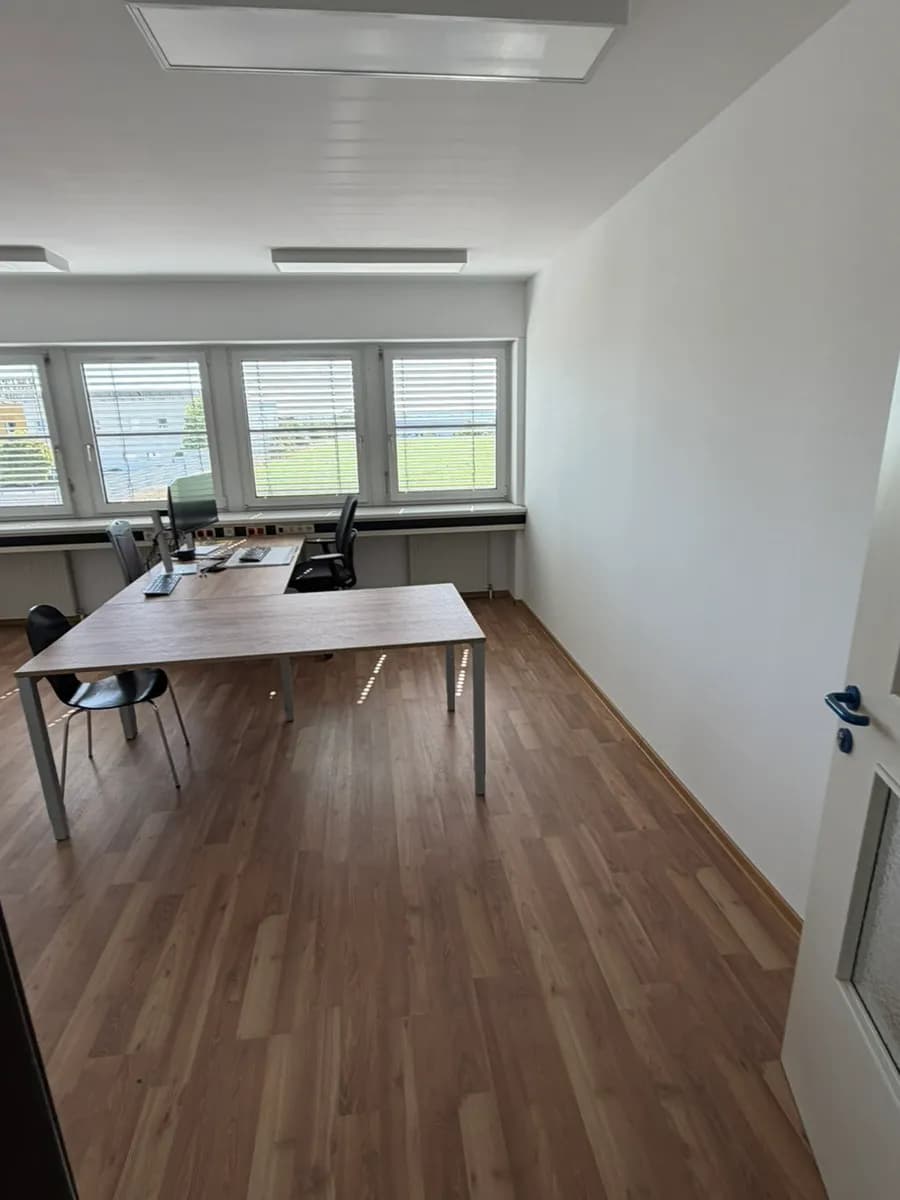 1-Zimmer-Gewerbeimmobilie mieten in Linz Land – 30 m², € 350