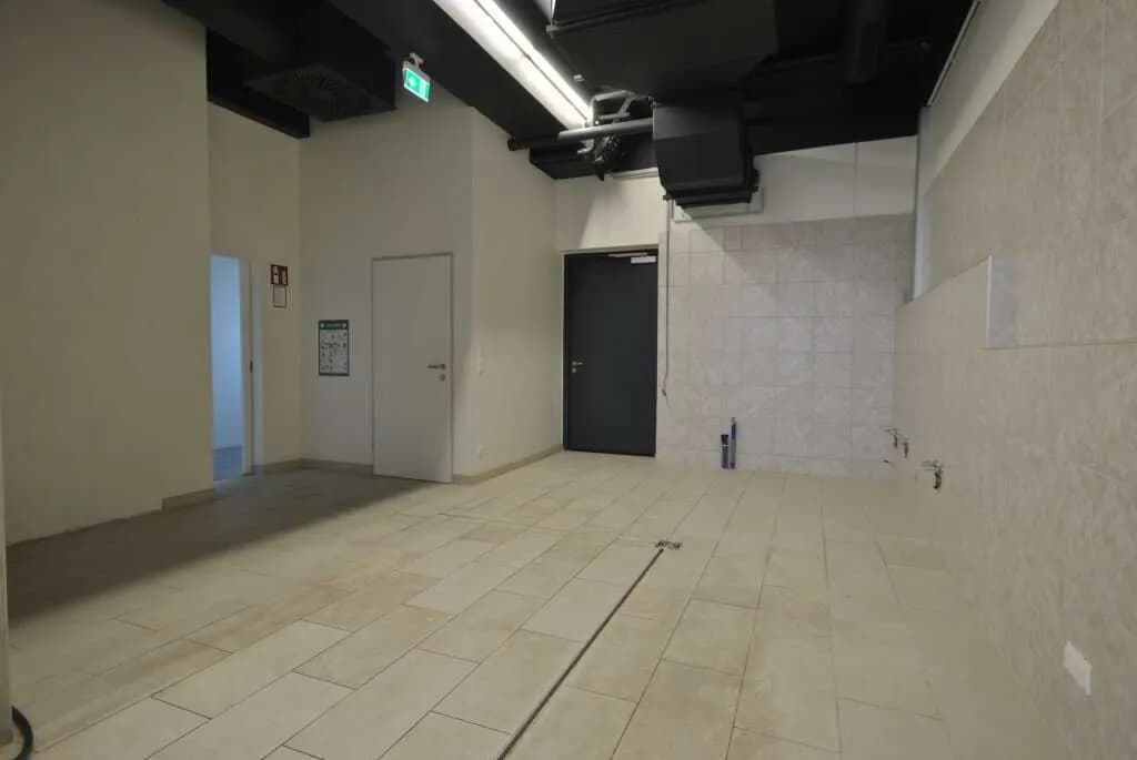 Gewerbeimmobilie mieten in Neunkirchen – 107 m², € 1.496 – Bild 5 von 10