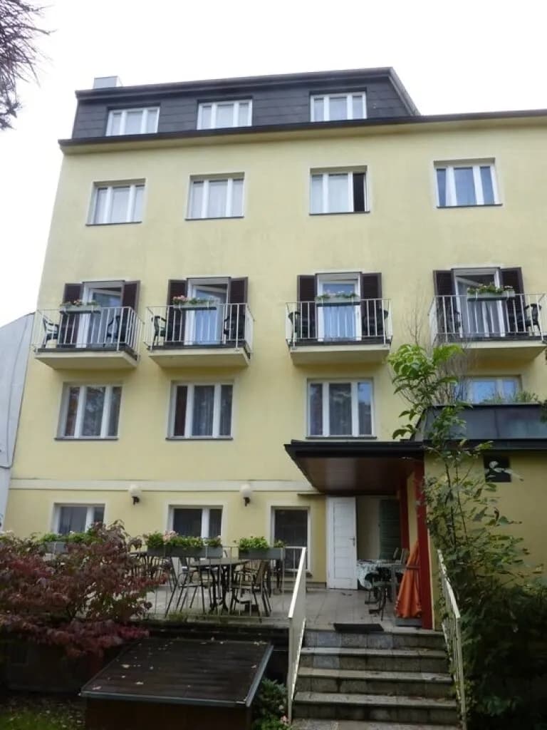 31-Zimmer-Gewerbeimmobilie mieten in Baden – 1 200 m², € 8.900 – Bild 3 von 21