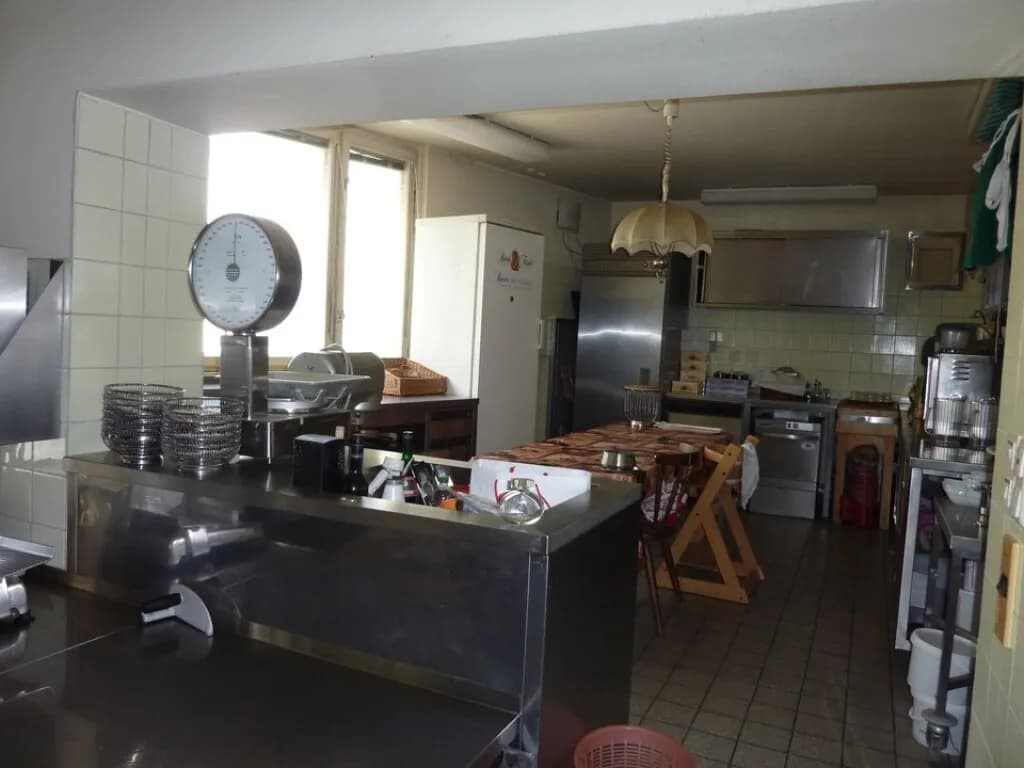 31-Zimmer-Gewerbeimmobilie mieten in Baden – 1 200 m², € 8.900 – Bild 4 von 21