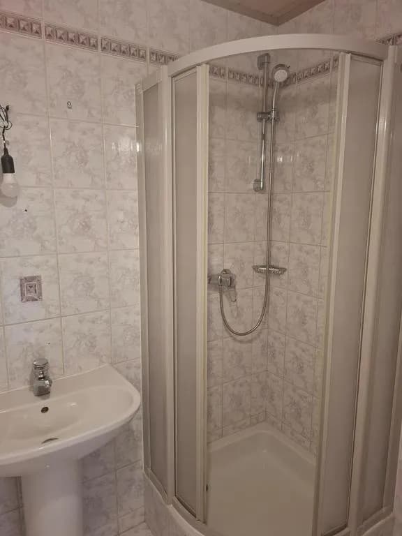 2-Zimmer-Wohnung mieten in Neunkirchen – 43,91 m², € 374 – Bild 3 von 3