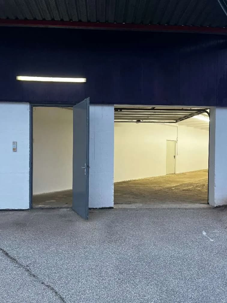 1-Zimmer-Gewerbeimmobilie mieten in Wiener Neustadt – 117 m², € 590 – Bild 6 von 6
