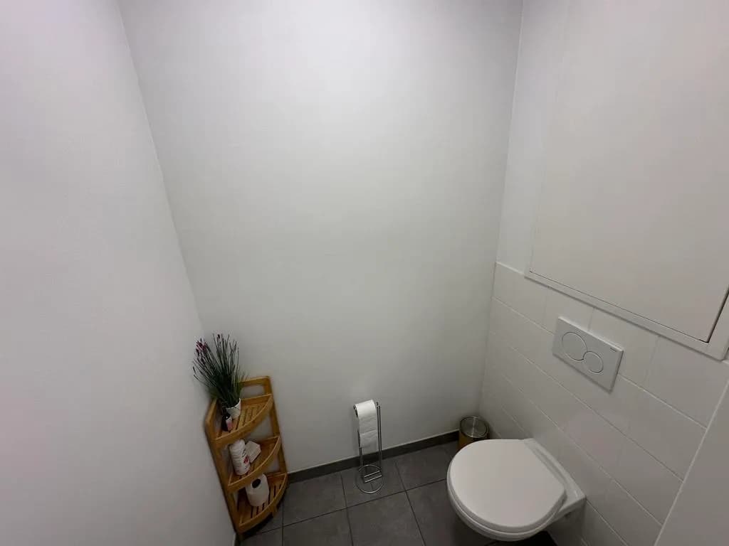 1-Zimmer-Gewerbeimmobilie mieten in Wien – 11 m², € 372 – Bild 10 von 15