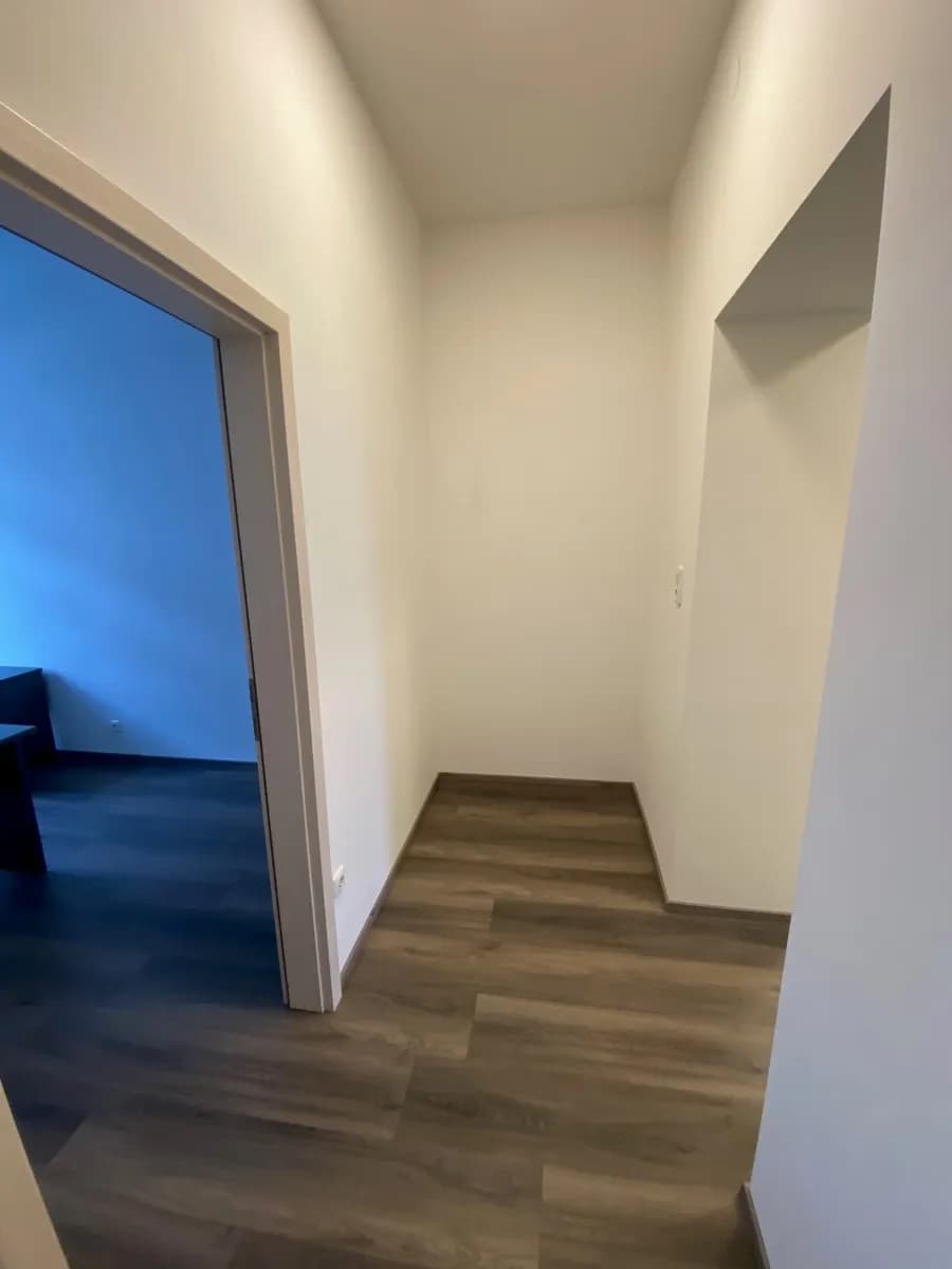 Gewerbeimmobilie mieten in Linz – 80 m², € 920 – Bild 5 von 13