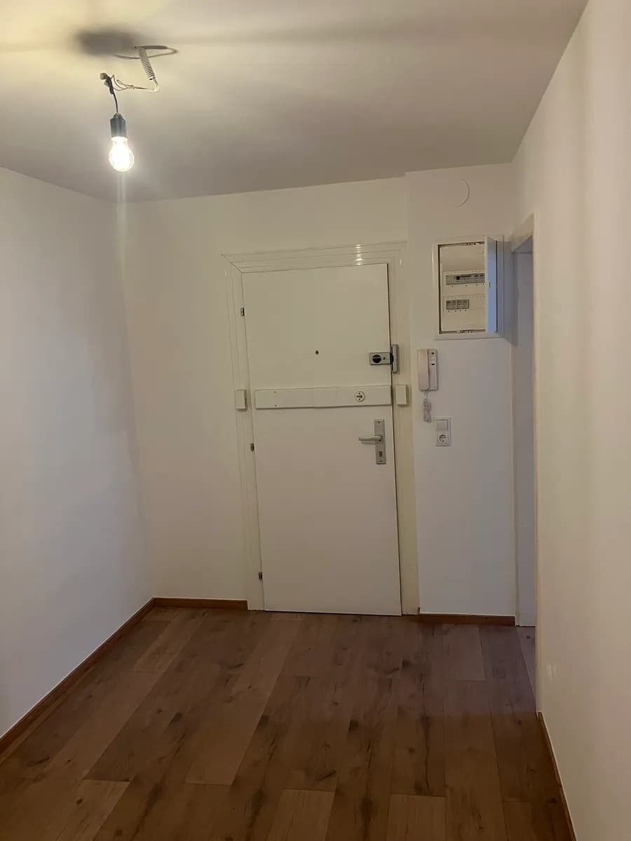2-Zimmer-Wohnung mieten in Österreich – 77 m², € 1.200 – Bild 2 von 3