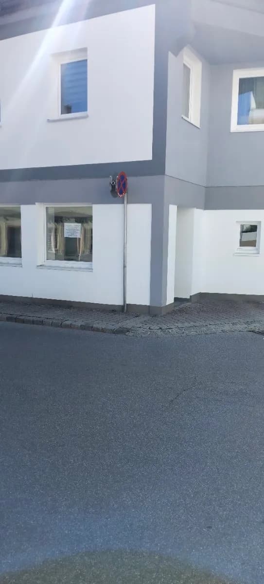 3-Zimmer-Gewerbeimmobilie mieten in Neunkirchen – 53 m², € 700 – Bild 1 von 15