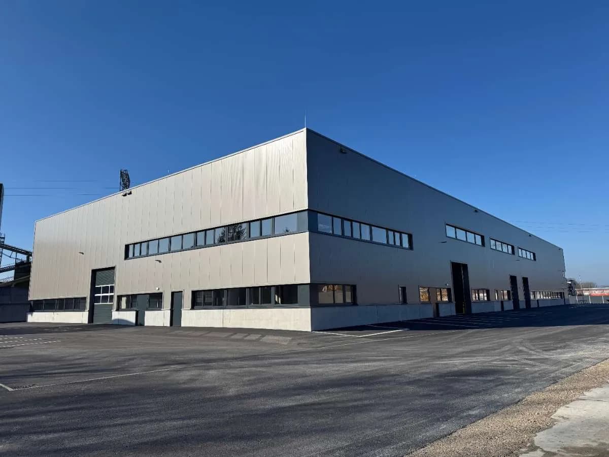 Gewerbeimmobilie mieten in Salzburg-Umgebung – 850 m², € 14