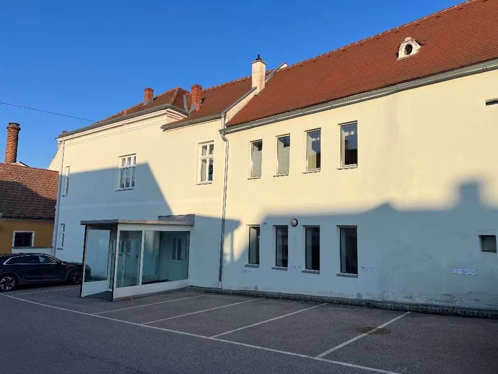 Gewerbeimmobilie mieten in Krems Land – 115 m², € 750 – Bild 1 von 17