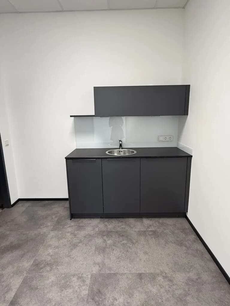6-Zimmer-Gewerbeimmobilie mieten in Weiz – 164 m², € 2.148 – Bild 5 von 12
