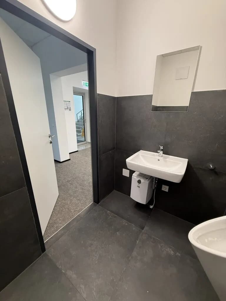 6-Zimmer-Gewerbeimmobilie mieten in Weiz – 164 m², € 2.148 – Bild 9 von 12