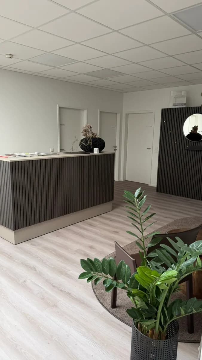 9-Zimmer-Gewerbeimmobilie mieten in Linz – 308 m², € 25 – Bild 1 von 13