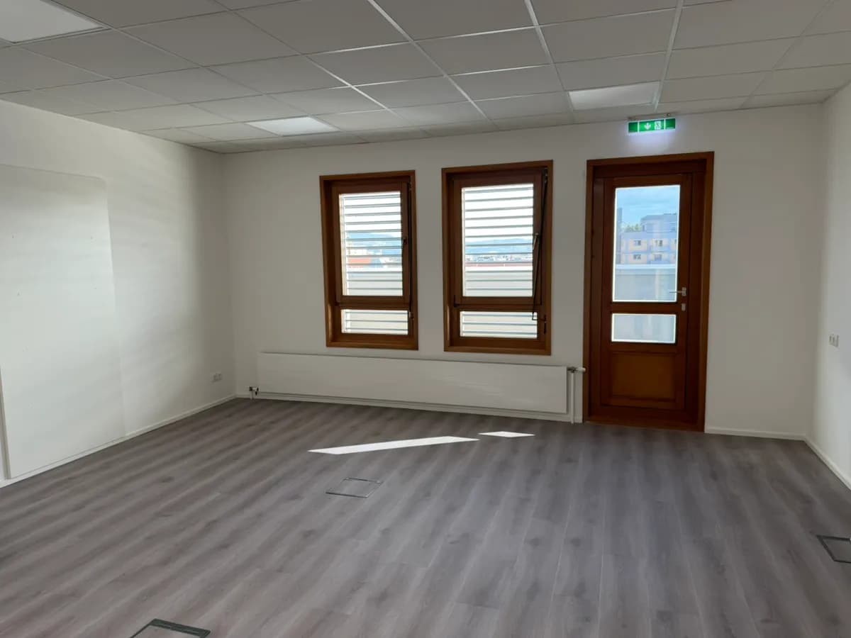 9-Zimmer-Gewerbeimmobilie mieten in Linz – 308 m², € 25 – Bild 6 von 13
