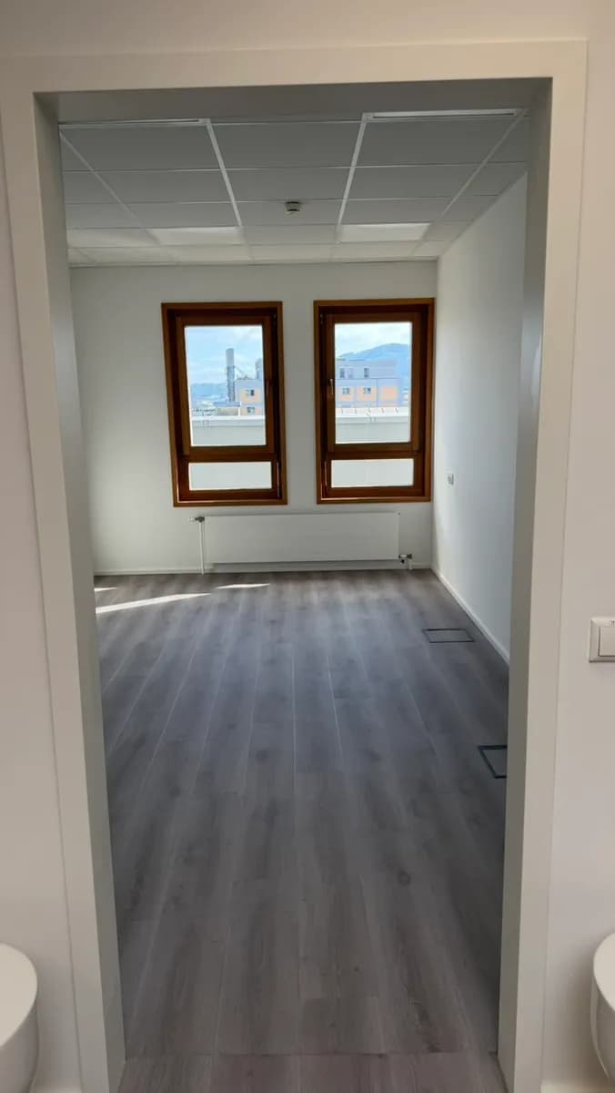 9-Zimmer-Gewerbeimmobilie mieten in Linz – 308 m², € 25 – Bild 8 von 13