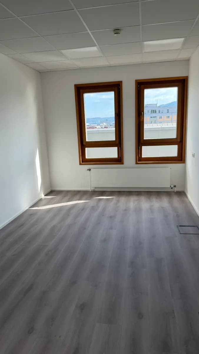 9-Zimmer-Gewerbeimmobilie mieten in Linz – 308 m², € 25 – Bild 9 von 13