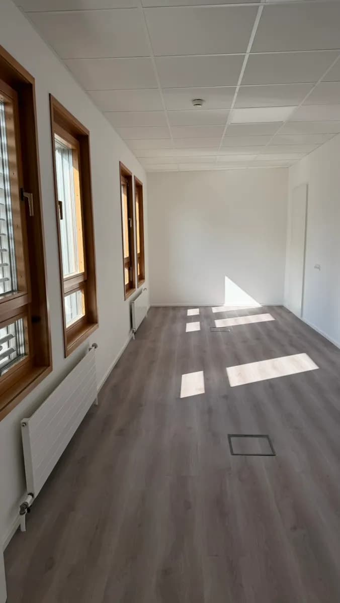 9-Zimmer-Gewerbeimmobilie mieten in Linz – 308 m², € 25 – Bild 10 von 13