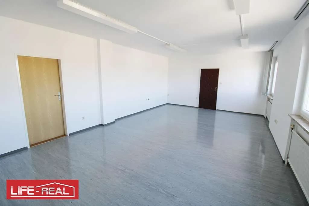 3-Zimmer-Gewerbeimmobilie mieten in Linz Land – 109 m², € 912 – Bild 6 von 7