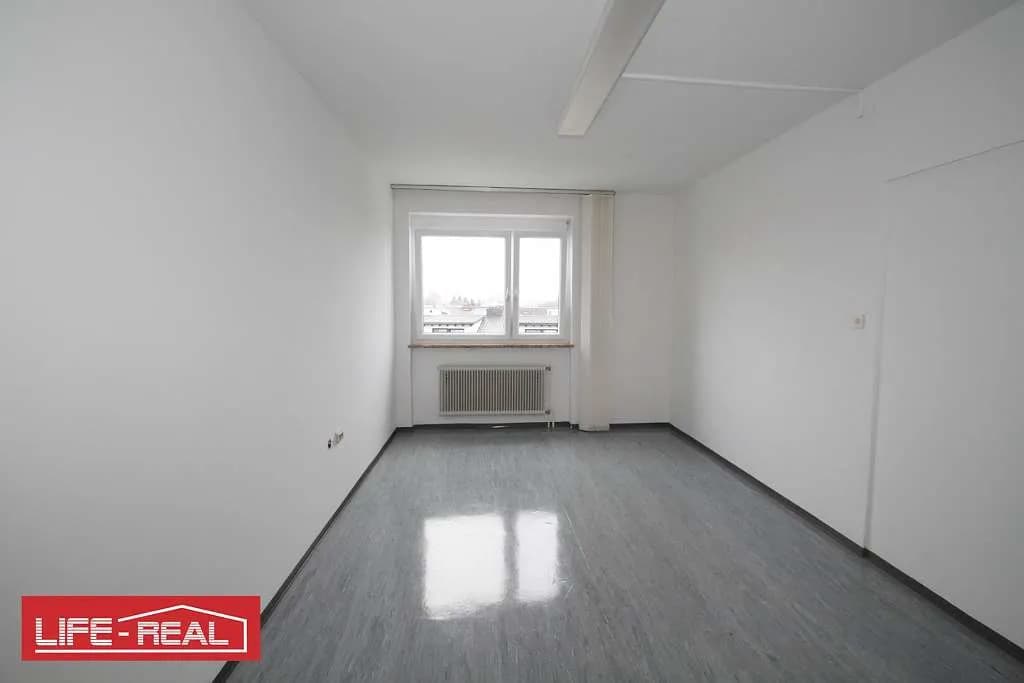 3-Zimmer-Gewerbeimmobilie mieten in Linz Land – 153 m², € 1.270 – Bild 4 von 7