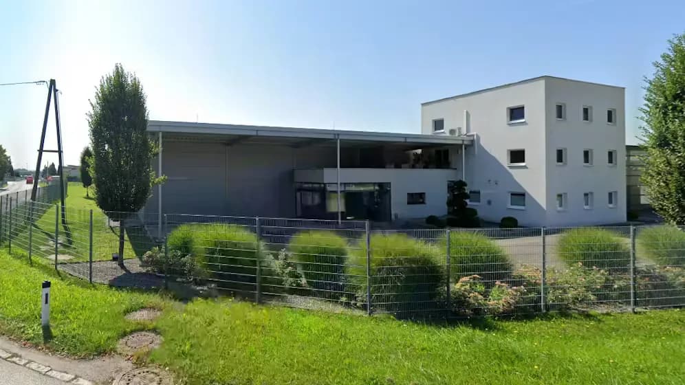 Immobilie mieten in Perg – 1 823 m², € 7.500 – Bild 1 von 12