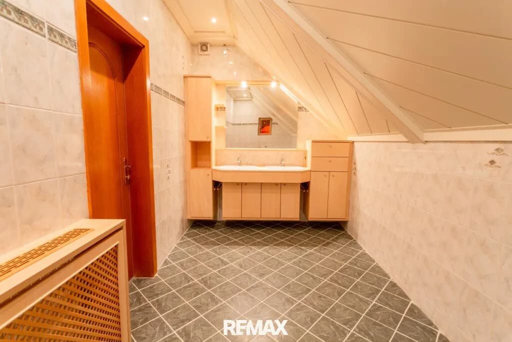7-Zimmer-Haus kaufen in Krems Land – 220 m², € 335.000 – Bild 15 von 24
